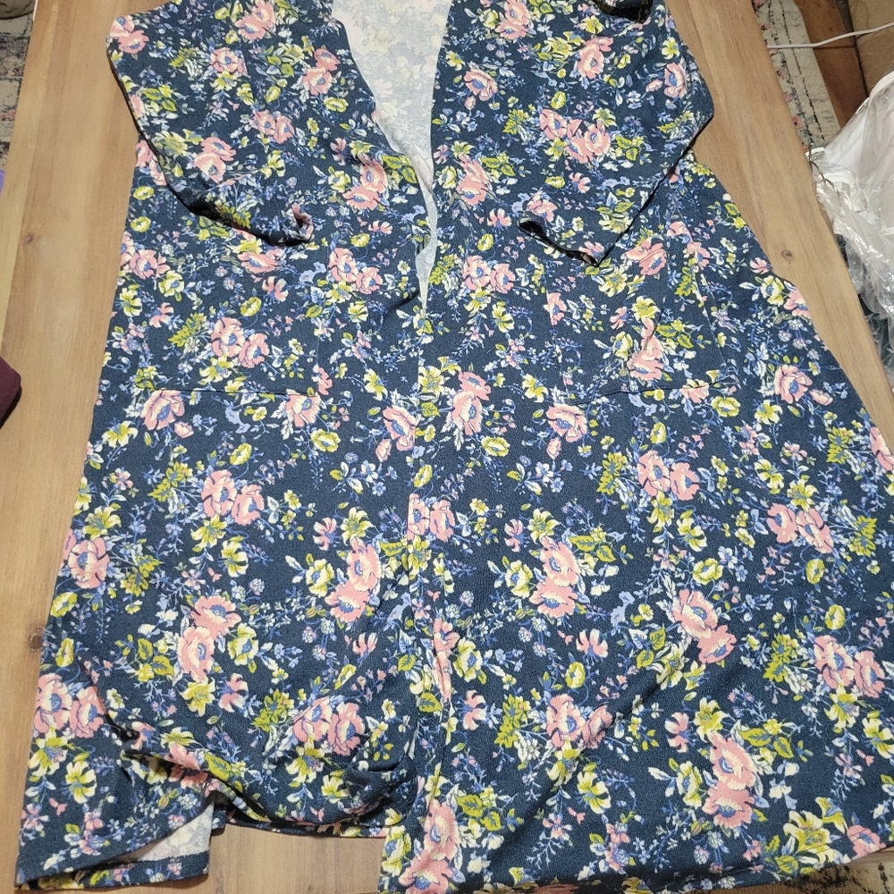 Lularoe long cardigan size xl floral pockets